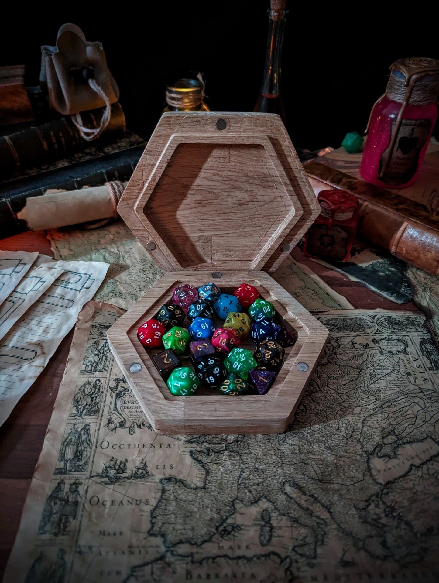 Boite à dés Hexagonale - AlchimisteTales of Dice